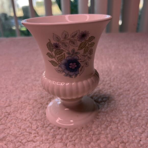 Wedgewood Bone China Clementine Unhandled Vase Incl Box - Picture 3 of 11